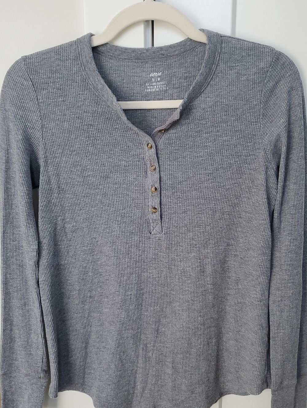 Aerie- Grey Waffle Henley Buttondown Sz. Med. SO SOFT